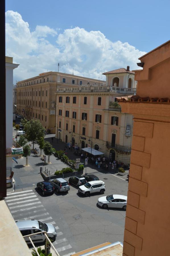 Ferienwohnung Domus Cavour Civitavecchia Exterior foto